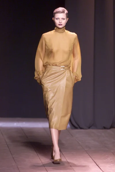 Look 28